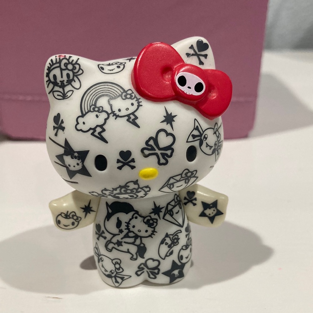 Hello kitty x tokidoki 35th anniversary vinyl